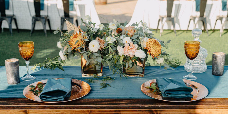 Blue and gold tablescape, cadet blue and marigold yellow, fall tablescapes, fall weddings, outdoor weddings, outdoor wedding table setup