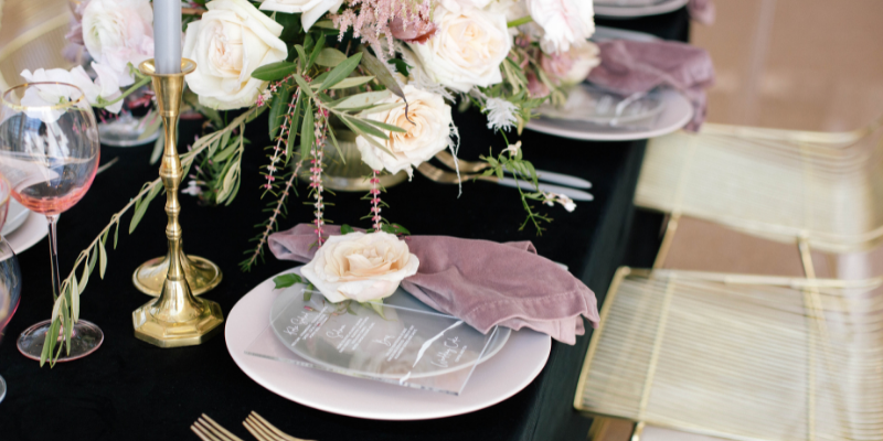 fall tablescapes, black table linens, velvet napkins, fall color scheme, fall wedding
