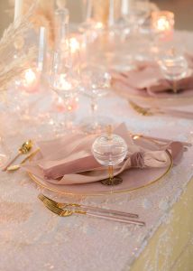 table decor, charger, velvet napkin, sequin tablecloth