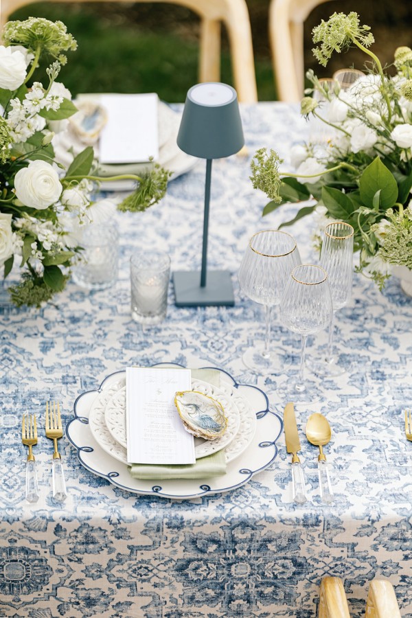 Polished and approachable table style in grey-blue