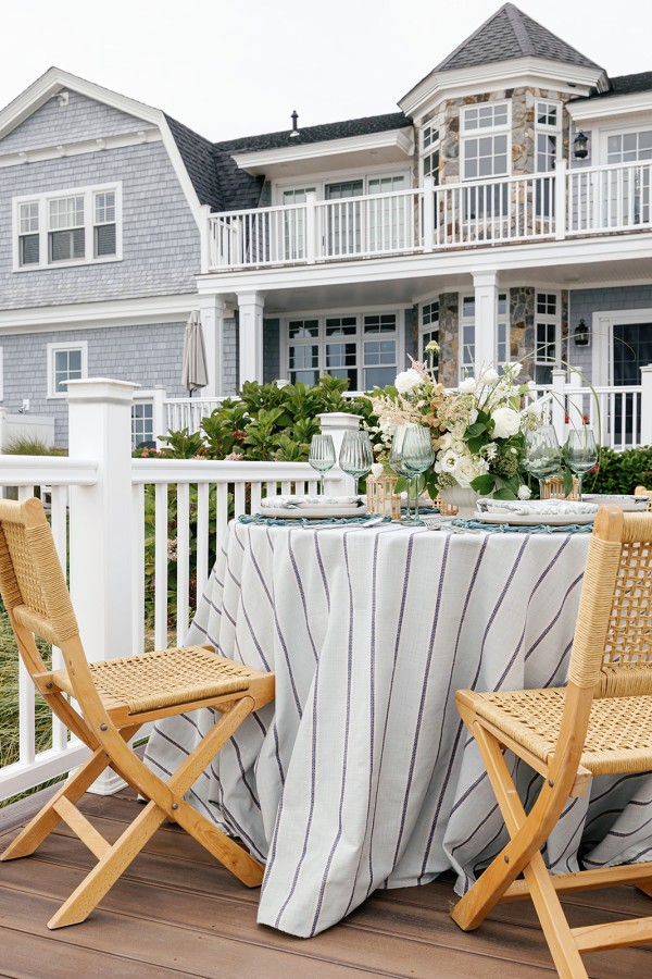 Sailcloth Seaside table linen in pale blue hues