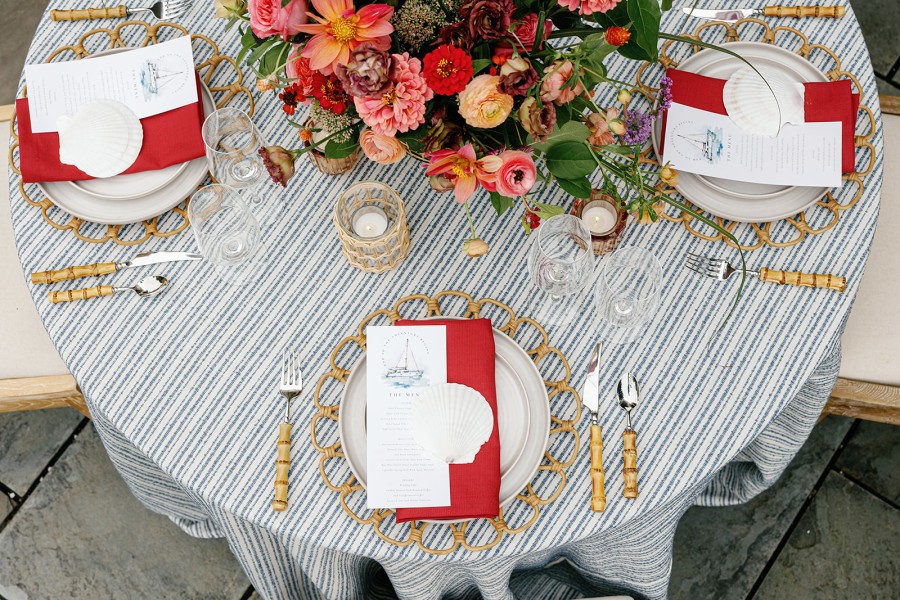 Tide Bluewater table linen in deep navy tones