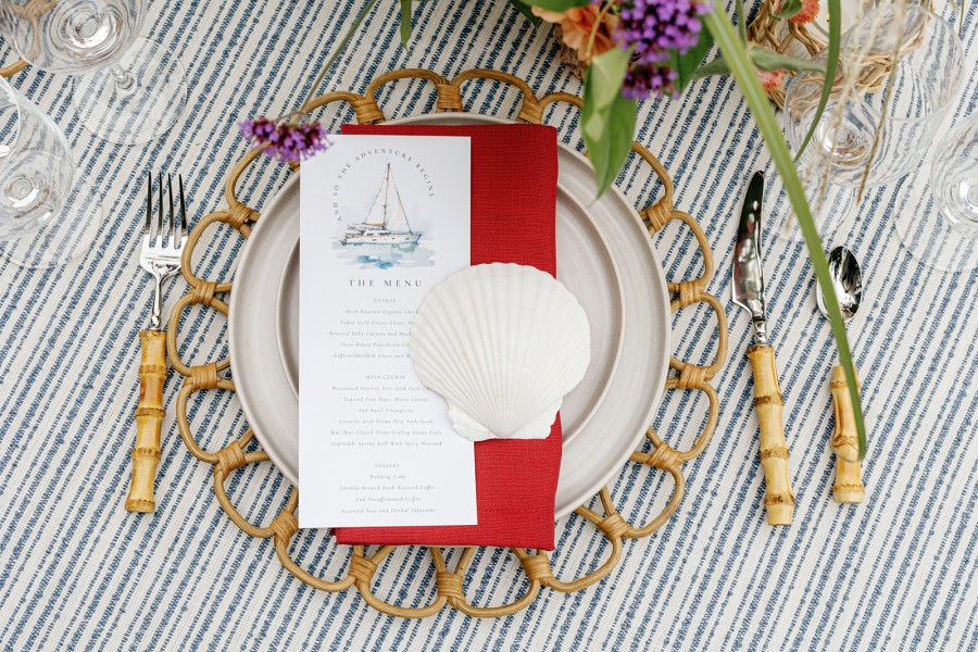 Indigo-hued table design with timeless charm