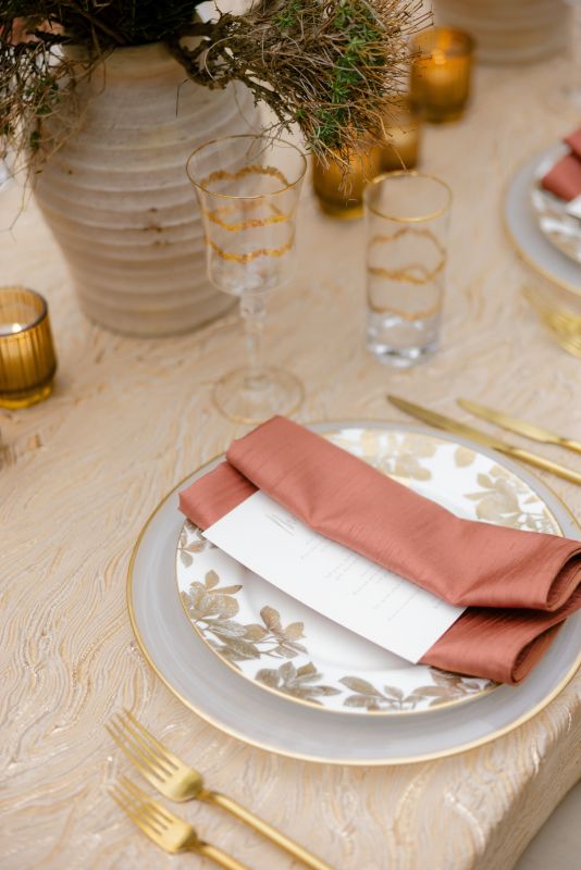 Close-up of Elara Golden Leaf’s soft metallic texture