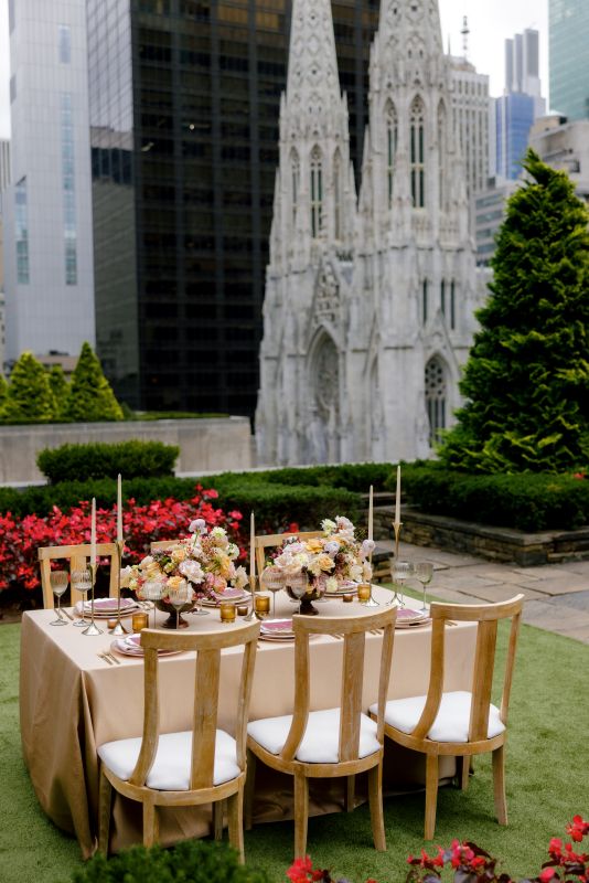 Elegant wedding table featuring Orly Gilded linen